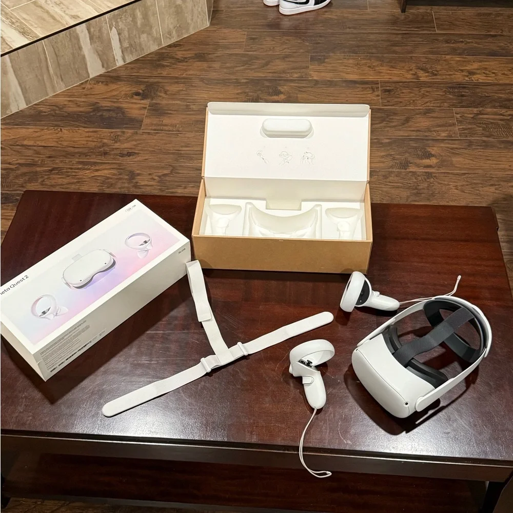 Quest 2 VR Headset - White
